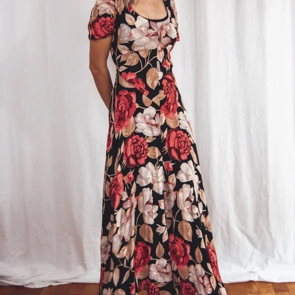 90s Floral Fit & Flare Maxi Dress - Picture 2 of 14